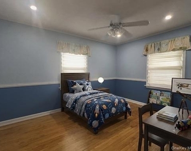 694 Blackstone Avenue - Photo Thumbnail 6