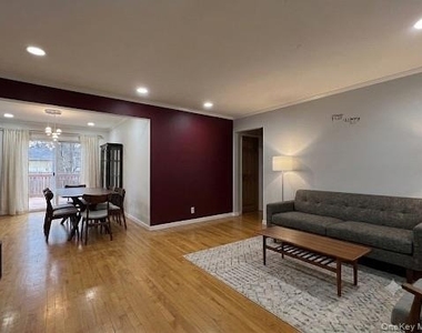 694 Blackstone Avenue - Photo Thumbnail 2