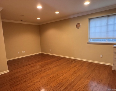 54 Fairways Drive - Photo Thumbnail 8