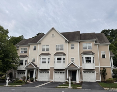 54 Fairways Drive - Photo Thumbnail 7