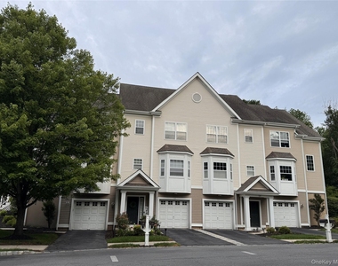 54 Fairways Drive - Photo Thumbnail 6