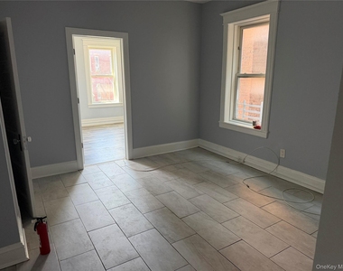 46 Benkard Avenue - Photo Thumbnail 5