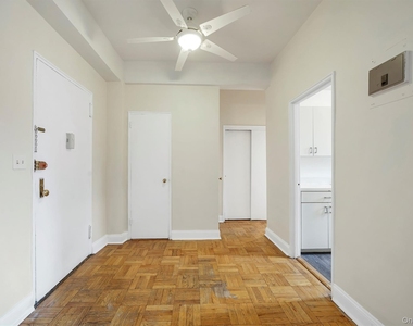 4 Sadore Lane - Photo Thumbnail 7