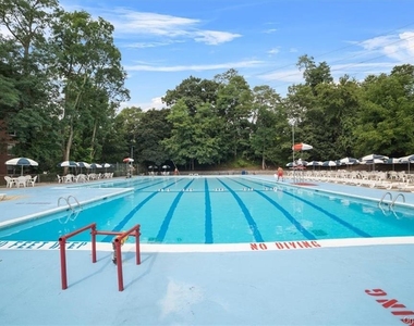 4 Sadore Lane - Photo Thumbnail 24