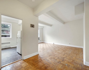 4 Sadore Lane - Photo Thumbnail 3