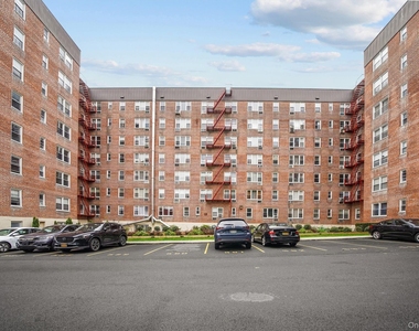 4 Sadore Lane - Photo Thumbnail 18
