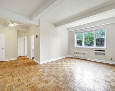 4 Sadore Lane - Photo Thumbnail 9