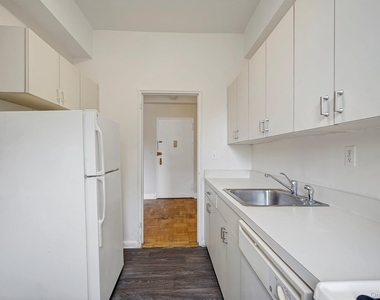 4 Sadore Lane - Photo Thumbnail 6