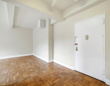 4 Sadore Lane - Photo Thumbnail 8