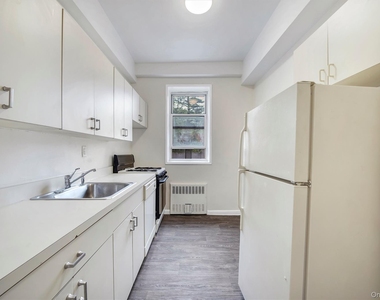 4 Sadore Lane - Photo Thumbnail 4