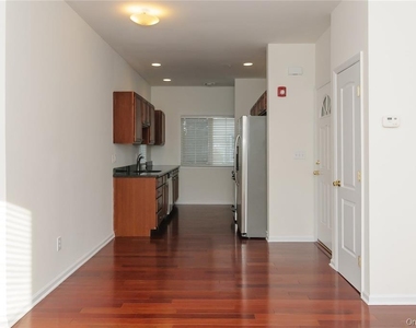 330 Maple Avenue - Photo Thumbnail 6