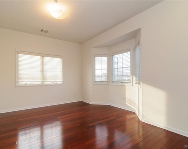 330 Maple Avenue - Photo Thumbnail 9