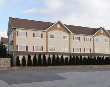 330 Maple Avenue - Photo Thumbnail 16