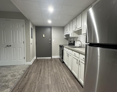 205 S Allen Street - Photo Thumbnail 3