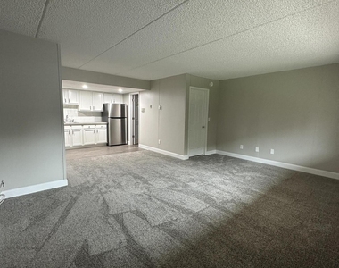 205 S Allen Street - Photo Thumbnail 9