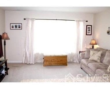 1091-1091 Morning Glory Drive - Photo Thumbnail 20