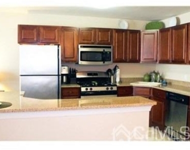 1091-1091 Morning Glory Drive - Photo Thumbnail 2