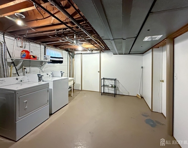 19 Van Buren Avenue - Photo Thumbnail 12