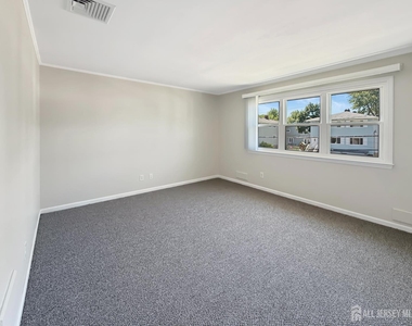 19 Van Buren Avenue - Photo Thumbnail 5