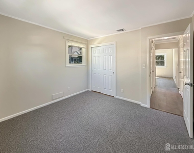 19 Van Buren Avenue - Photo Thumbnail 9