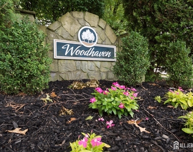 902 Woodhaven Drive - Photo Thumbnail 19