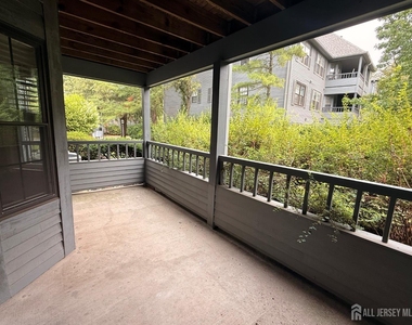902 Woodhaven Drive - Photo Thumbnail 14