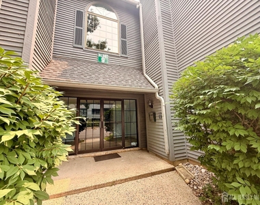 902 Woodhaven Drive - Photo Thumbnail 17