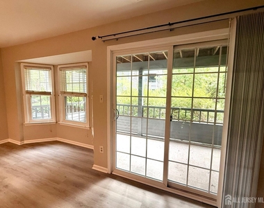 902 Woodhaven Drive - Photo Thumbnail 12