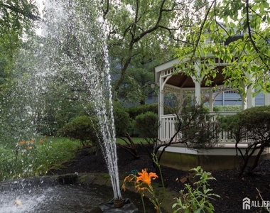 902 Woodhaven Drive - Photo Thumbnail 18
