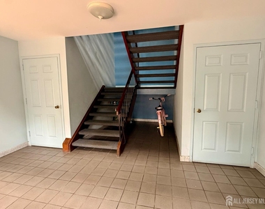 902 Woodhaven Drive - Photo Thumbnail 15