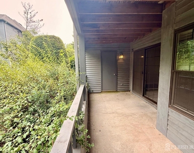902 Woodhaven Drive - Photo Thumbnail 13
