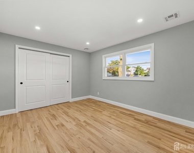 614 Remsen Avenue - Photo Thumbnail 11
