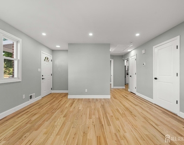 614 Remsen Avenue - Photo Thumbnail 4