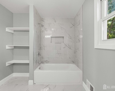 614 Remsen Avenue - Photo Thumbnail 15