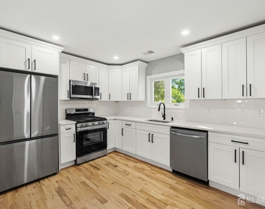 614 Remsen Avenue - Photo Thumbnail 10