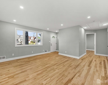 614 Remsen Avenue - Photo Thumbnail 7