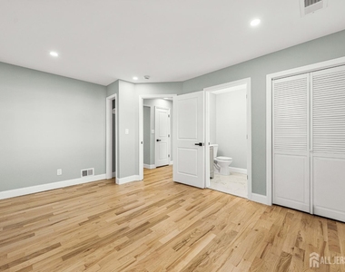 614 Remsen Avenue - Photo Thumbnail 18