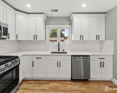 614 Remsen Avenue - Photo Thumbnail 9