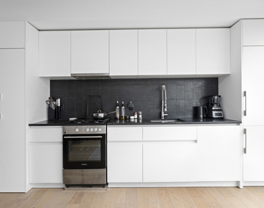 305 Union Avenue - Photo Thumbnail 2