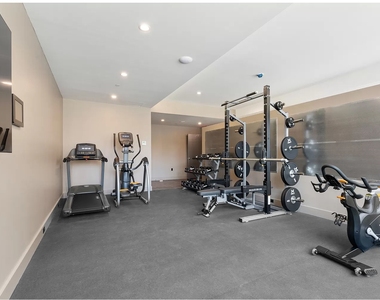 305 Union Avenue - Photo Thumbnail 8