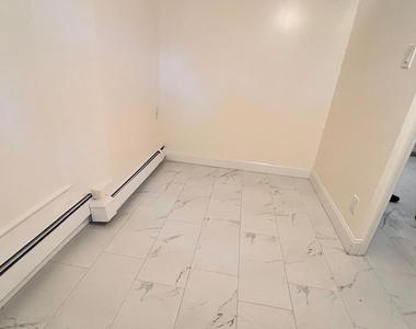 1465 E 64th Street - Photo Thumbnail 6