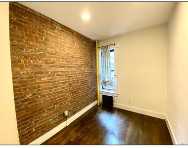 237 E 58th Street - Photo Thumbnail 3