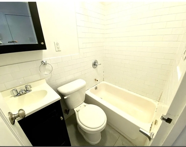 237 E 58th Street - Photo Thumbnail 4