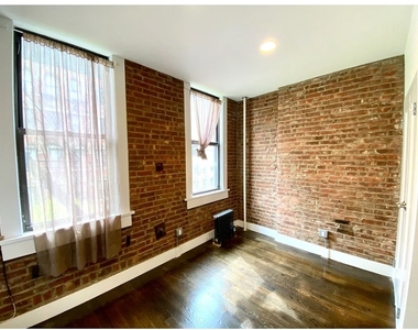 237 E 58th Street - Photo Thumbnail 2