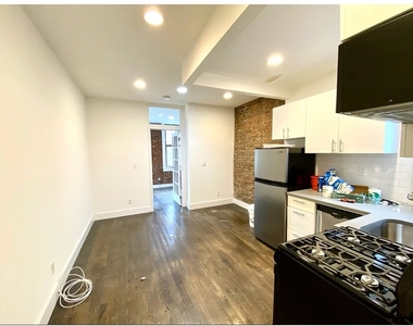 237 E 58th Street - Photo Thumbnail 1