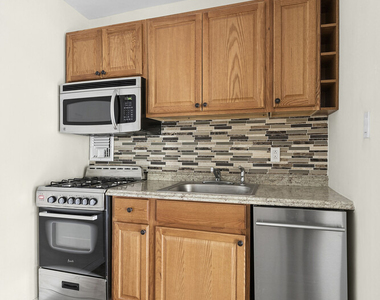 1420 York Avenue - Photo Thumbnail 2