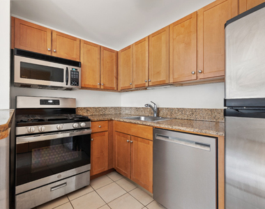 520 W 23rd Street - Photo Thumbnail 3