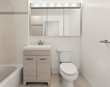 520 W 23rd Street - Photo Thumbnail 5