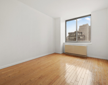 520 W 23rd Street - Photo Thumbnail 8