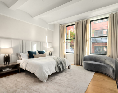 275 W 10th Street - Photo Thumbnail 6